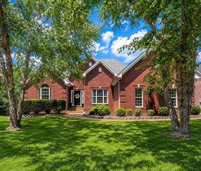 1173 McCoury Ln, Spring Hill, TN 37174