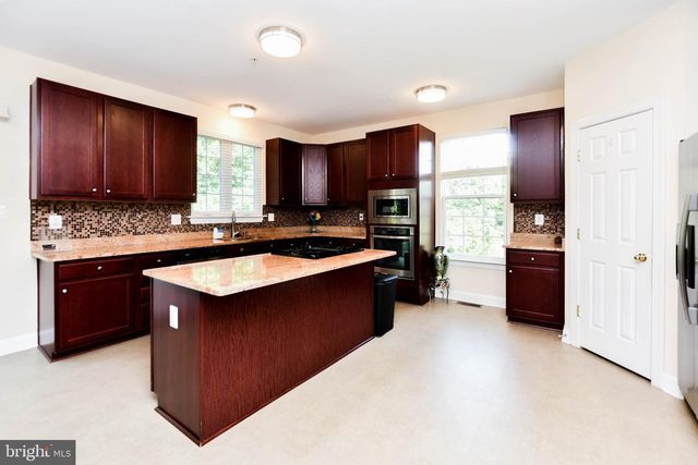 7210 GREENSPRING LN, Lanham, MD 20706