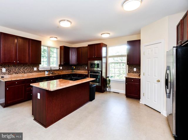 7210 GREENSPRING LN, Lanham, MD 20706