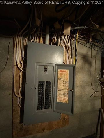 736 Mile Fork Road, Charleston, WV 25312