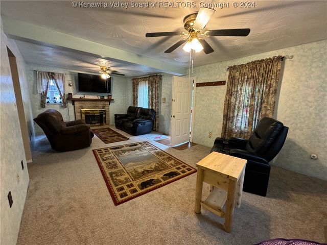 736 Mile Fork Road, Charleston, WV 25312