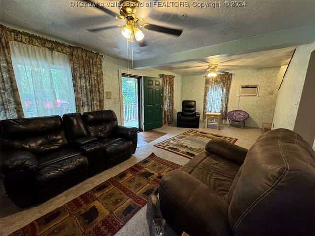 736 Mile Fork Road, Charleston, WV 25312