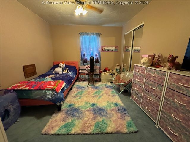 736 Mile Fork Road, Charleston, WV 25312