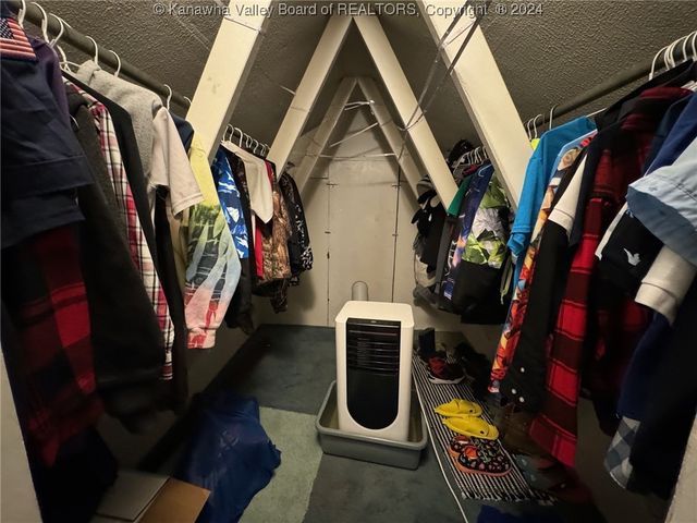 736 Mile Fork Road, Charleston, WV 25312