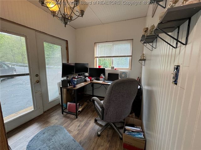 736 Mile Fork Road, Charleston, WV 25312