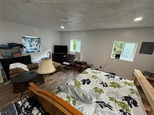 736 Mile Fork Road, Charleston, WV 25312