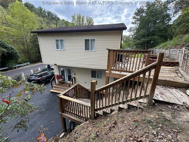 736 Mile Fork Road, Charleston, WV 25312