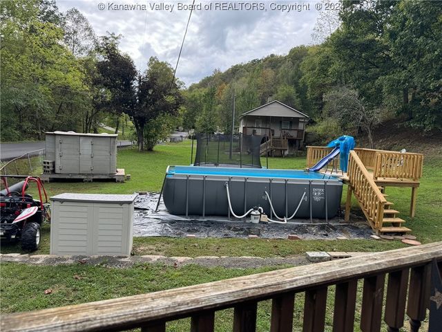 736 Mile Fork Road, Charleston, WV 25312