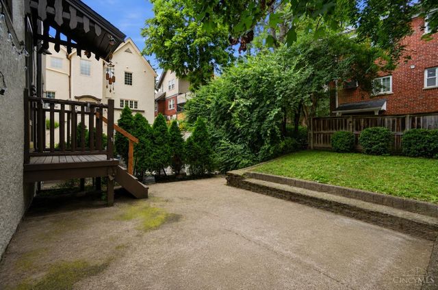2956 Linwood Avenue, Cincinnati, OH 45208