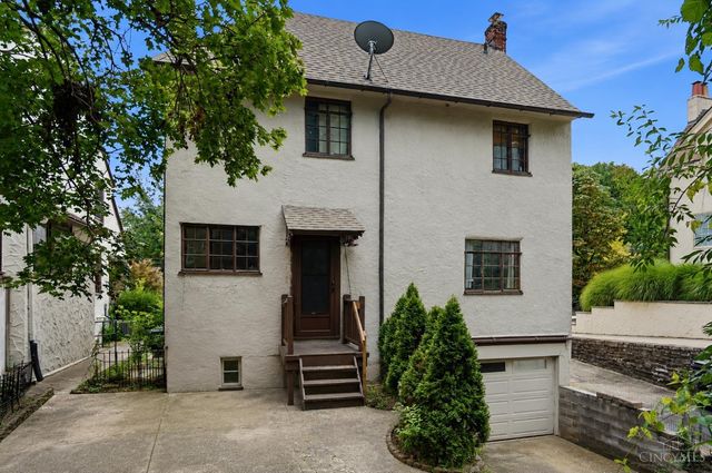 2956 Linwood Avenue, Cincinnati, OH 45208