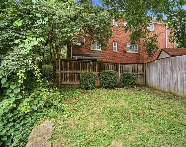 2956 Linwood Avenue, Cincinnati, OH 45208