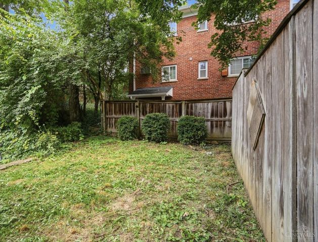 2956 Linwood Avenue, Cincinnati, OH 45208