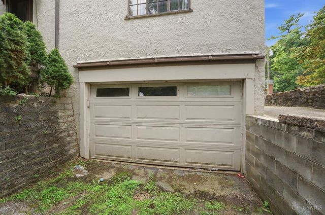 2956 Linwood Avenue, Cincinnati, OH 45208