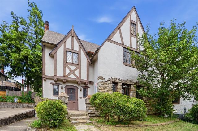 2956 Linwood Avenue, Cincinnati, OH 45208