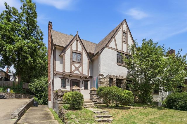 2956 Linwood Avenue, Cincinnati, OH 45208