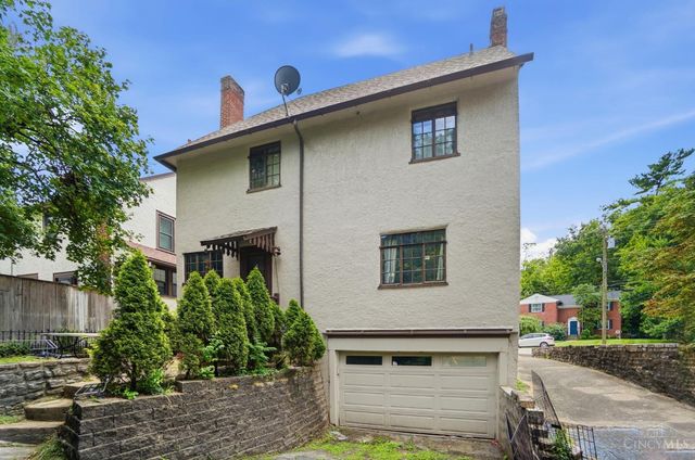 2956 Linwood Avenue, Cincinnati, OH 45208