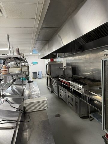 1814 W Chicago Avenue, Chicago, IL 60622