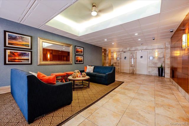 55 Monroe Boulevard 1C, Long Beach, NY 11561