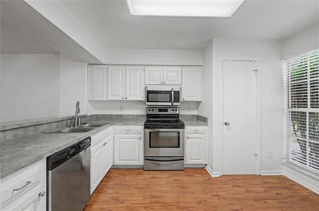 13856 STONE MILL WAY, Tampa, FL 33613