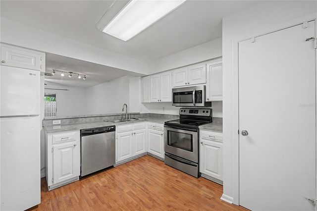 13856 STONE MILL WAY, Tampa, FL 33613