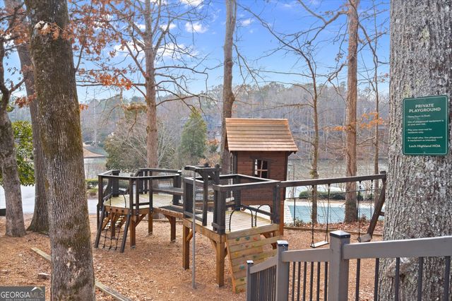 4240 Loch Highland Parkway NE, Roswell, GA 30075