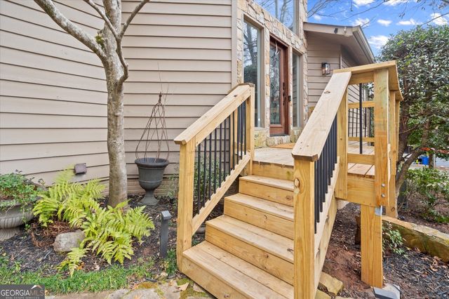 4240 Loch Highland Parkway NE, Roswell, GA 30075