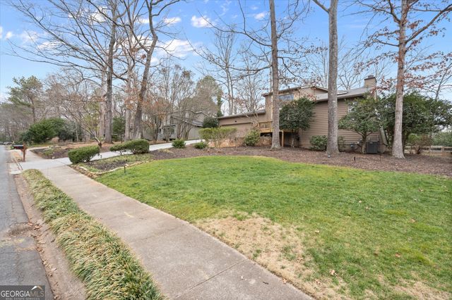 4240 Loch Highland Parkway NE, Roswell, GA 30075