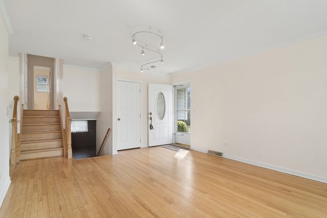 1119 S Pine Avenue, Arlington Heights, IL 60005