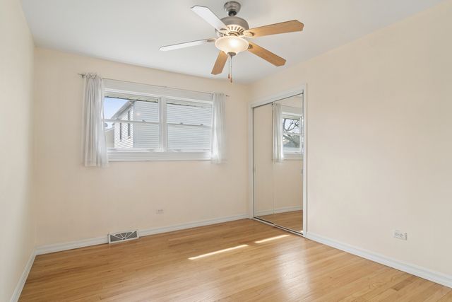 1119 S Pine Avenue, Arlington Heights, IL 60005