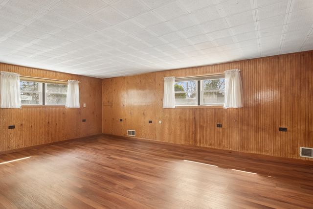 1119 S Pine Avenue, Arlington Heights, IL 60005