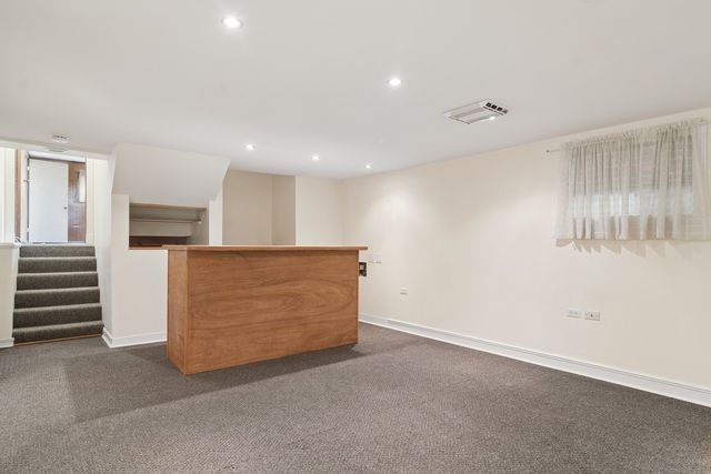 1119 S Pine Avenue, Arlington Heights, IL 60005