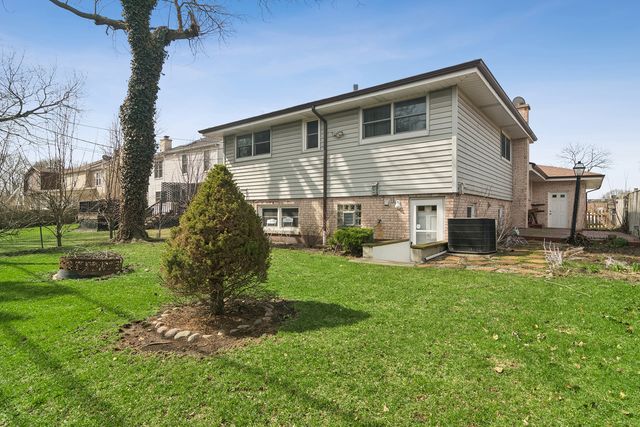 1119 S Pine Avenue, Arlington Heights, IL 60005