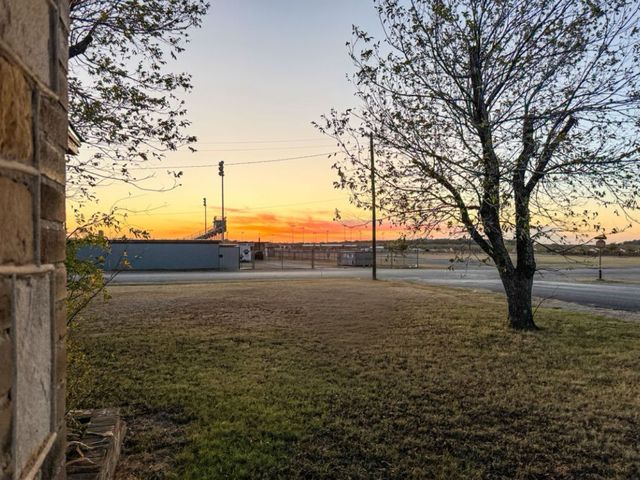 809 W 3rd Street, Cisco, TX 76437