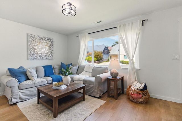 640 Heather Court, Pacifica, CA 94044