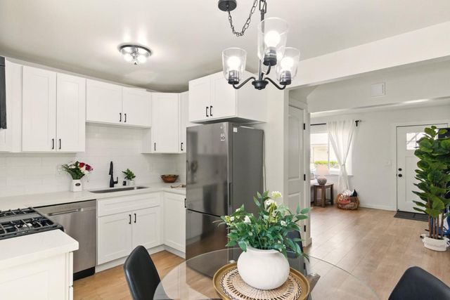 640 Heather Court, Pacifica, CA 94044