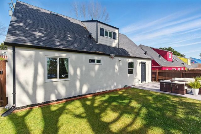 640 Heather Court, Pacifica, CA 94044