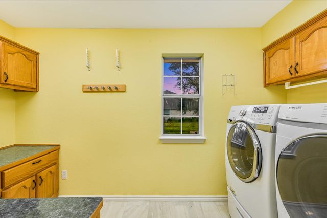 222 Peabody PL, Dripping Springs, TX 78620