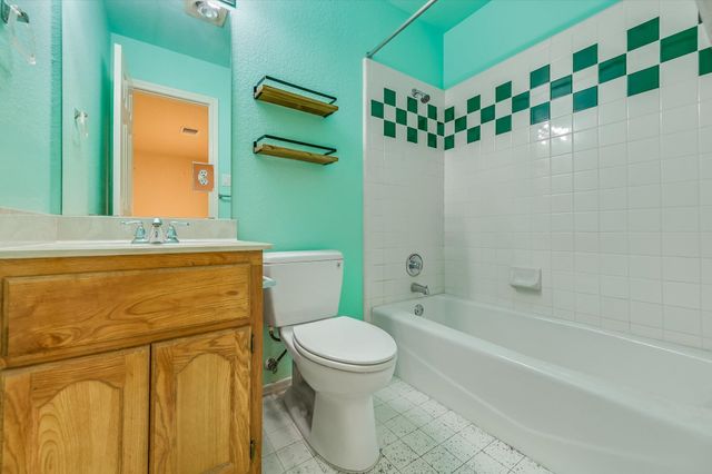 222 Peabody PL, Dripping Springs, TX 78620