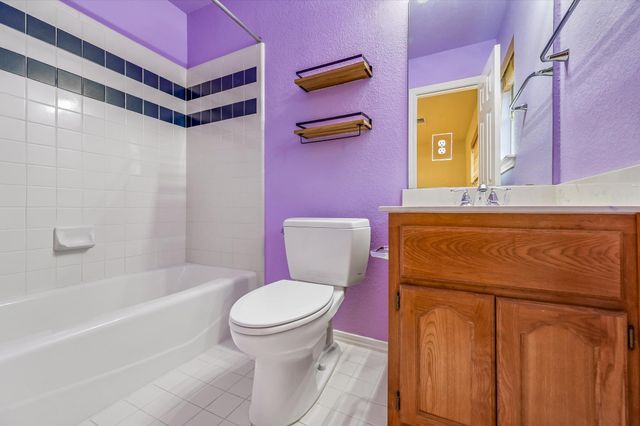222 Peabody PL, Dripping Springs, TX 78620