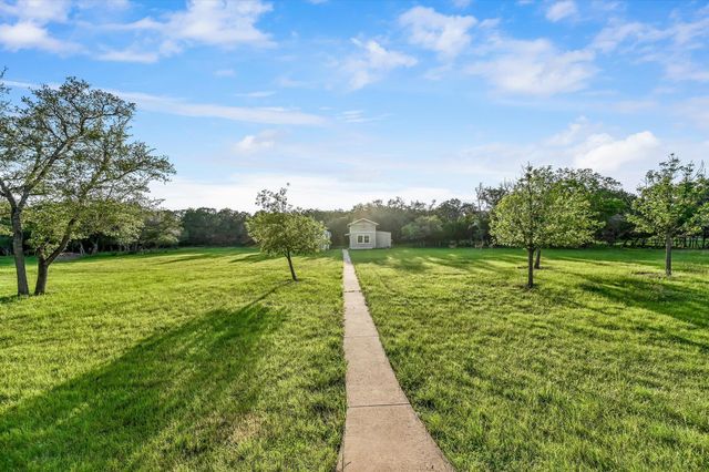 222 Peabody PL, Dripping Springs, TX 78620