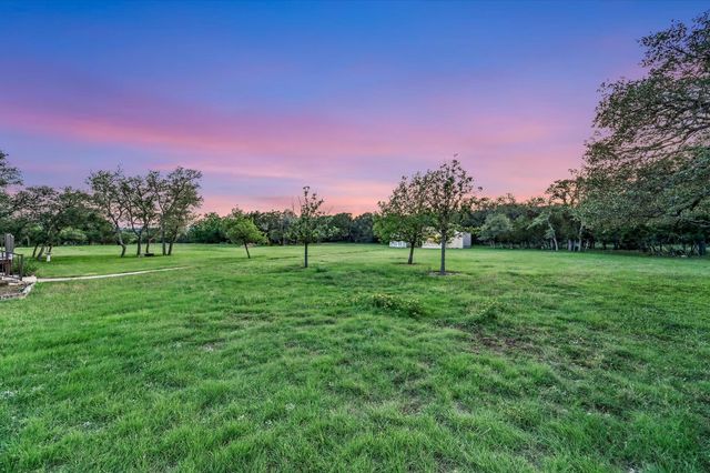 222 Peabody PL, Dripping Springs, TX 78620