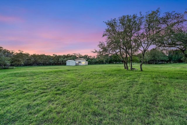 222 Peabody PL, Dripping Springs, TX 78620