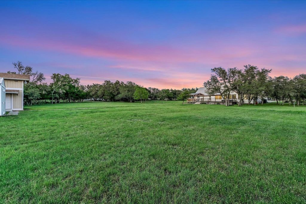 222 Peabody PL, Dripping Springs, TX 78620