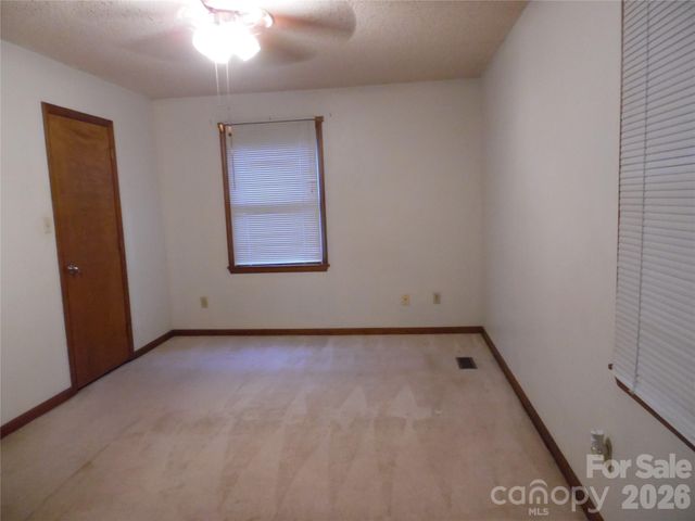 1453 Marshbrooke Lane, Catawba, NC 28609