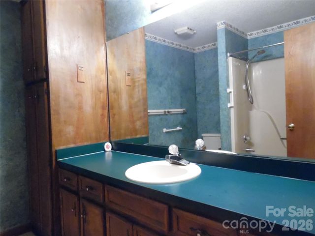 1453 Marshbrooke Lane, Catawba, NC 28609