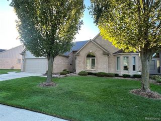45598 Delmar Drive 129, Macomb, MI 48044