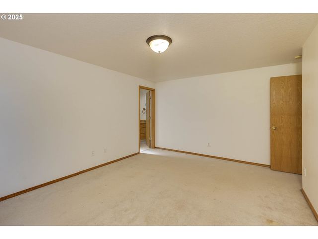 2907 Ne 166TH Pl, Vancouver, WA 98682