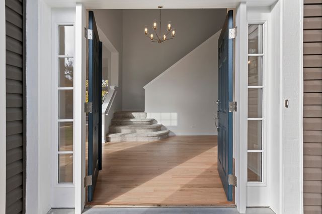 1133 Heavens Gate Drive, Lake In The Hills, IL 60156