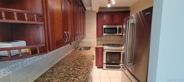 107-40 Queens Boulevard 11L, Forest Hills, NY 11375