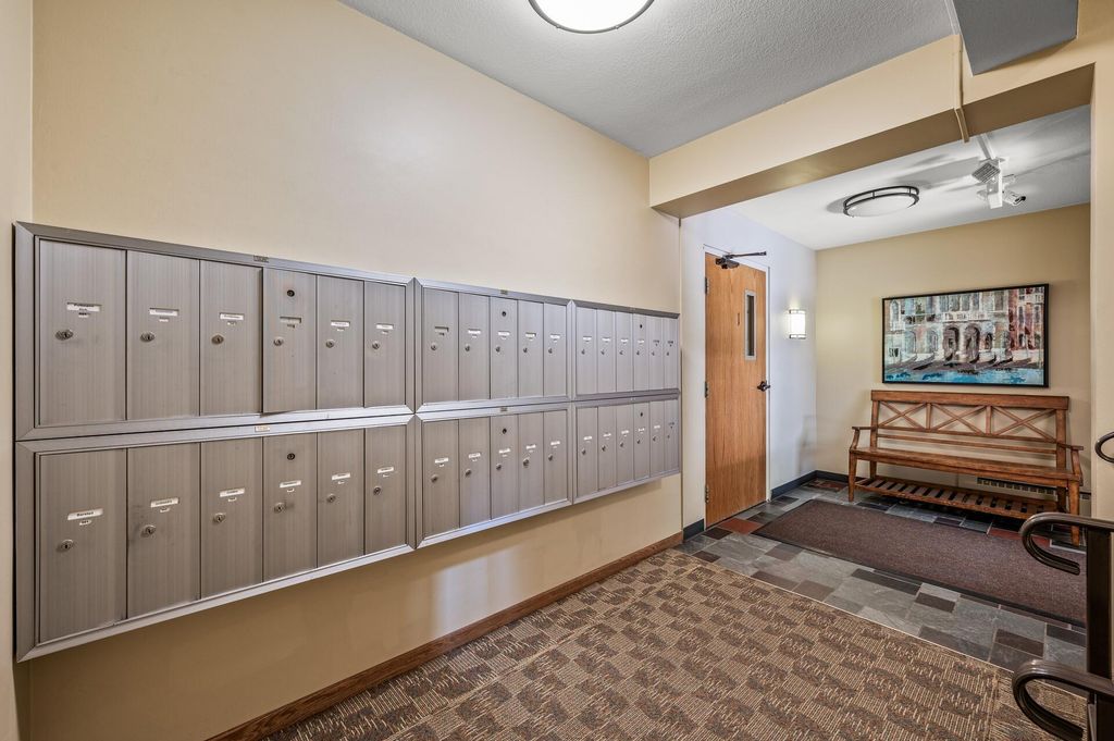 1901 Emerson Avenue S 303, Minneapolis, MN 55403 — photo 5